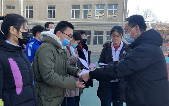记我校高二学生创新实践学习39.webp.jpg
