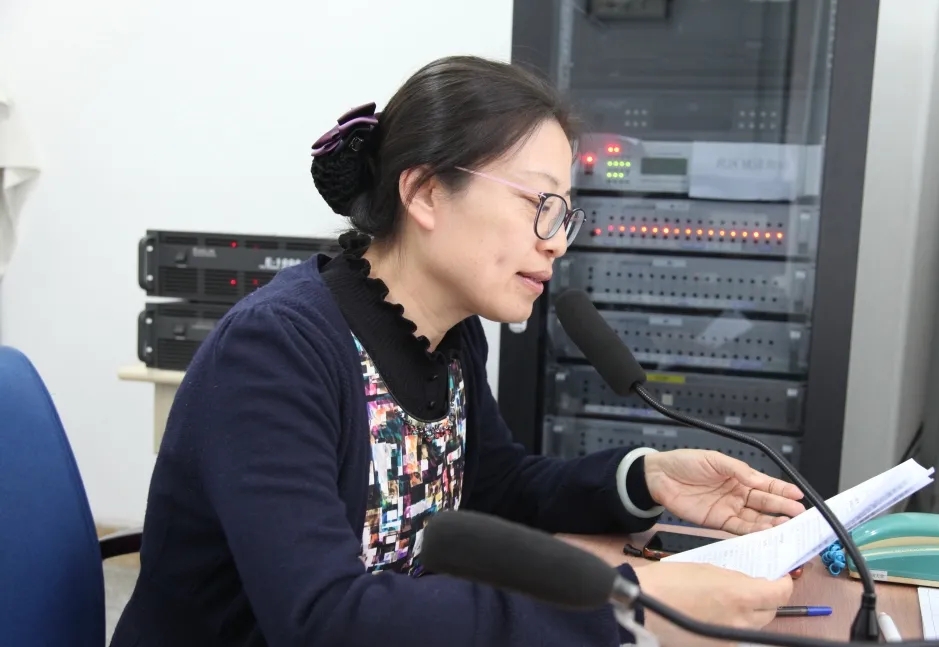 书山寻路，学海泛舟.webp.jpg