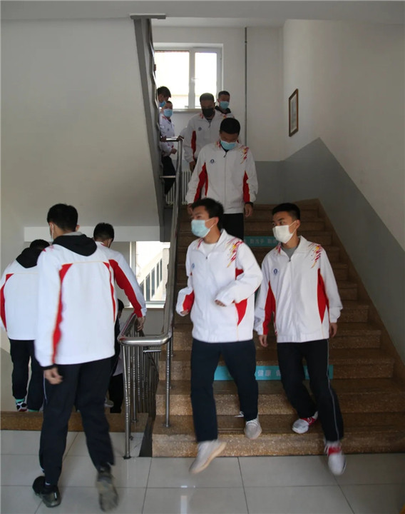 我校开展消防应急疏散演练活动2.webp.jpg