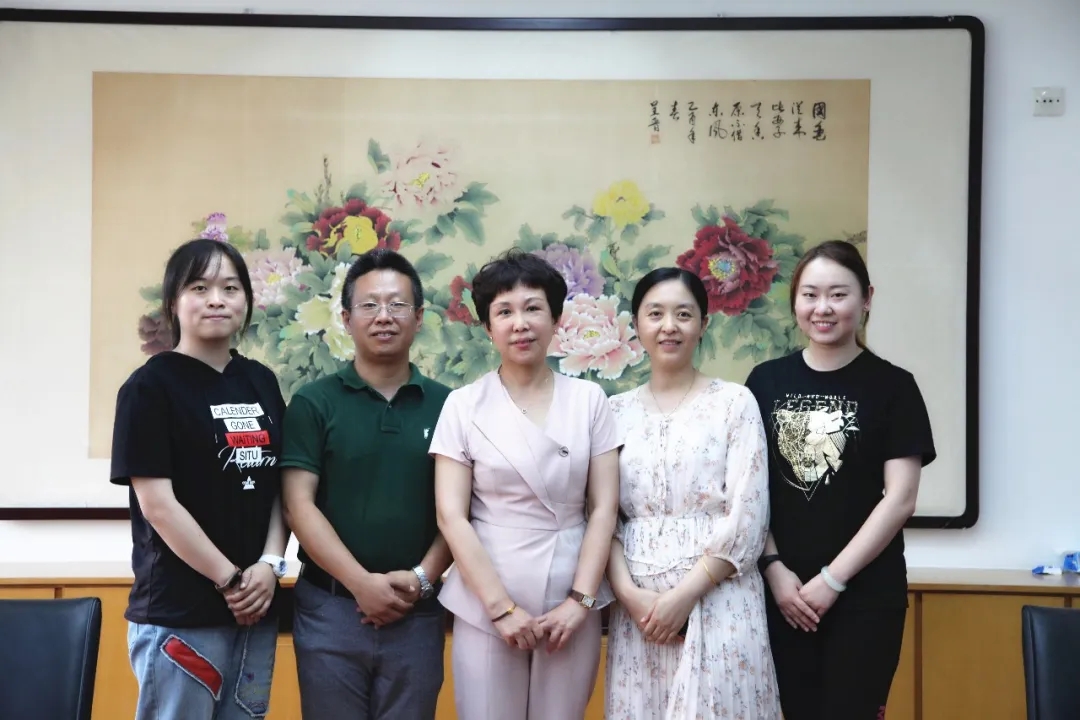 我校举行师徒结对仪式1.webp.jpg