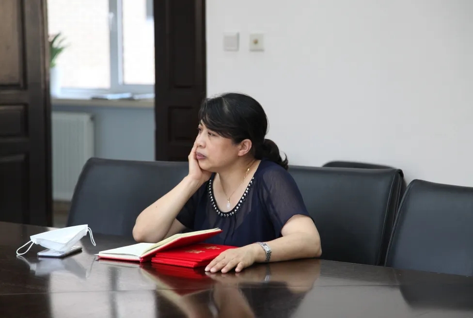 我校举行师徒结对仪式2.webp.jpg