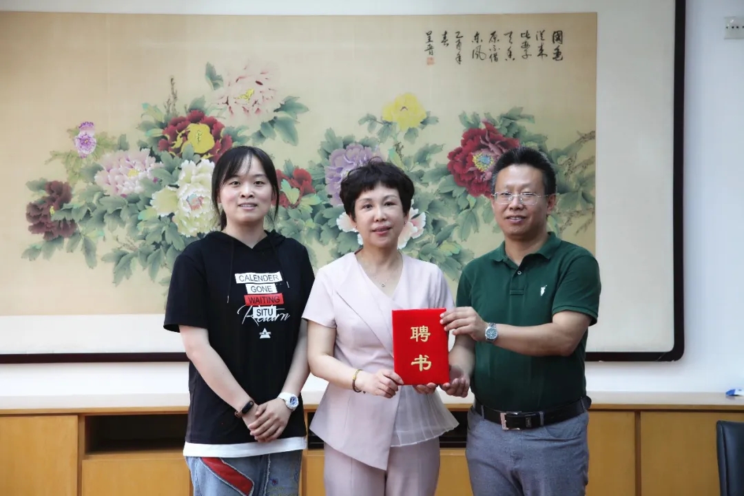 我校举行师徒结对仪式10.webp.jpg