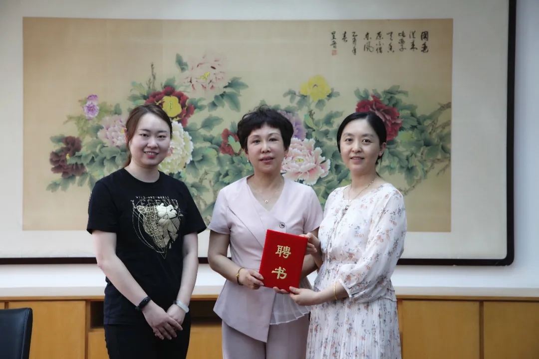 我校举行师徒结对仪式11.webp.jpg