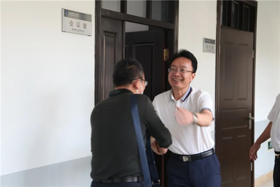 今朝携手共谋发展1.webp.jpg