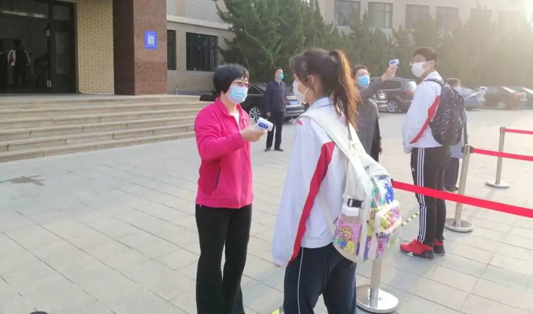 高三的同学们回归了1.webp.jpg