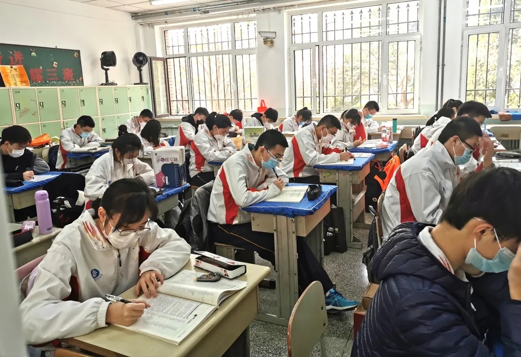 高三的同学们回归了7.webp.jpg