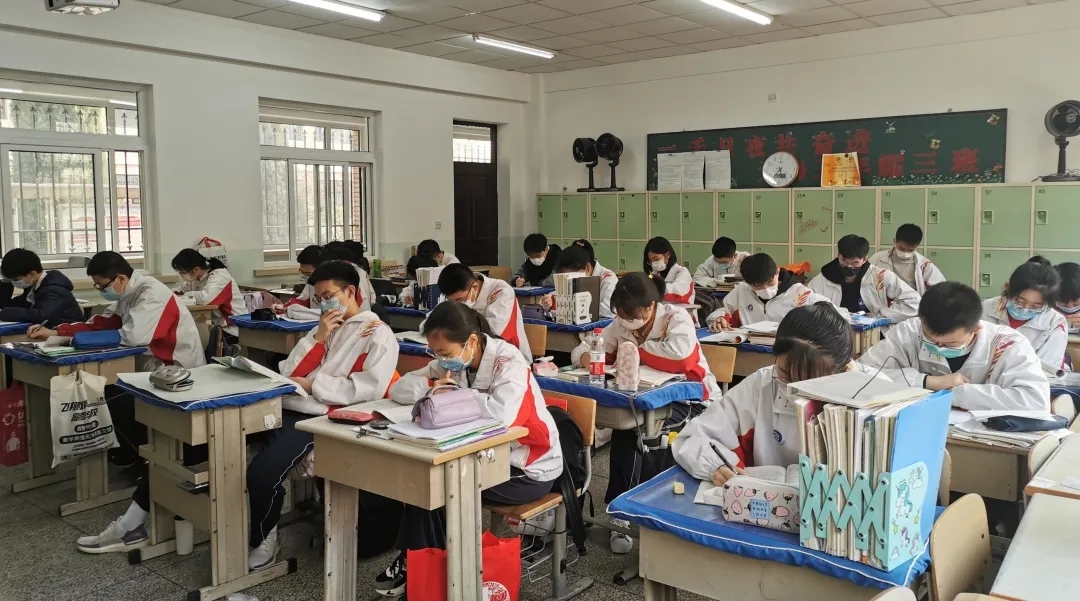 高三的同学们回归了9.webp.jpg