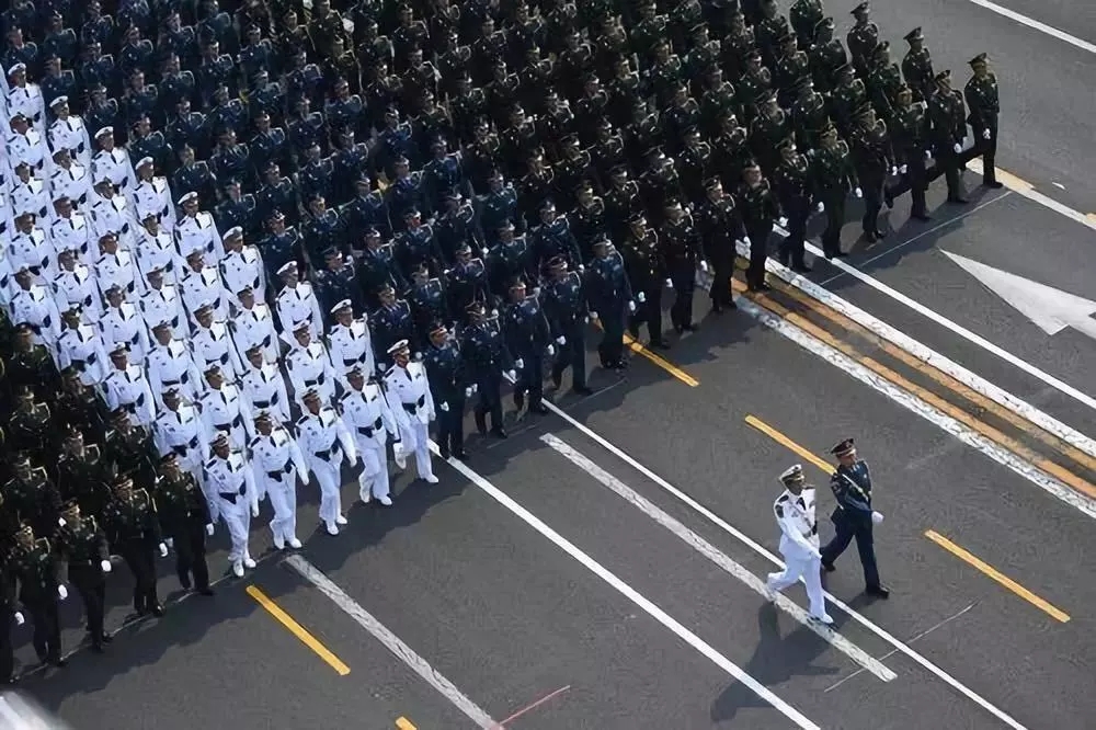 2019国庆七十周年阅兵海航学子观后有感2.webp.jpg