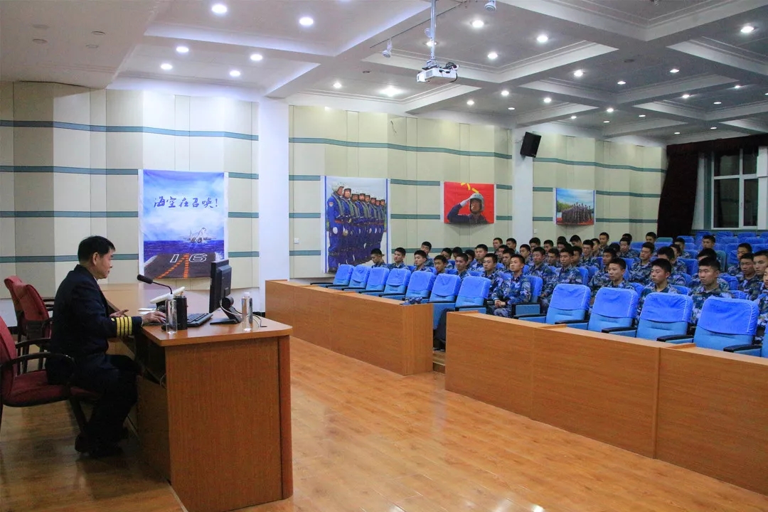 海军航空大学陈建中教授来我校指导海航体能特色训练2.webp.jpg