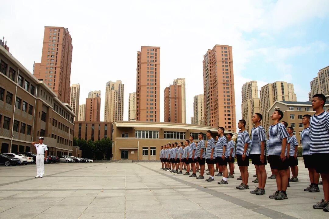 世界那么大,我想当海军4.webp.jpg