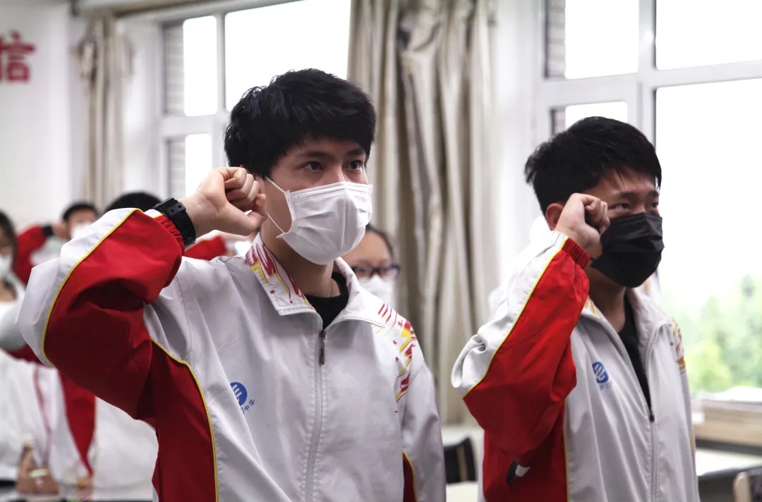 2020届高三成人仪式7.webp.jpg