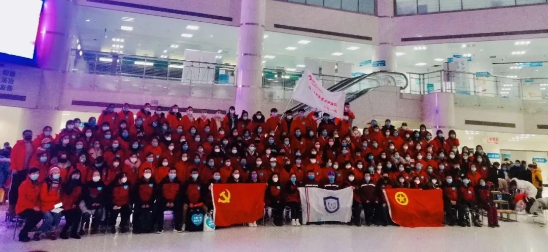 心有锦缎，白衣逆行1.webp.jpg